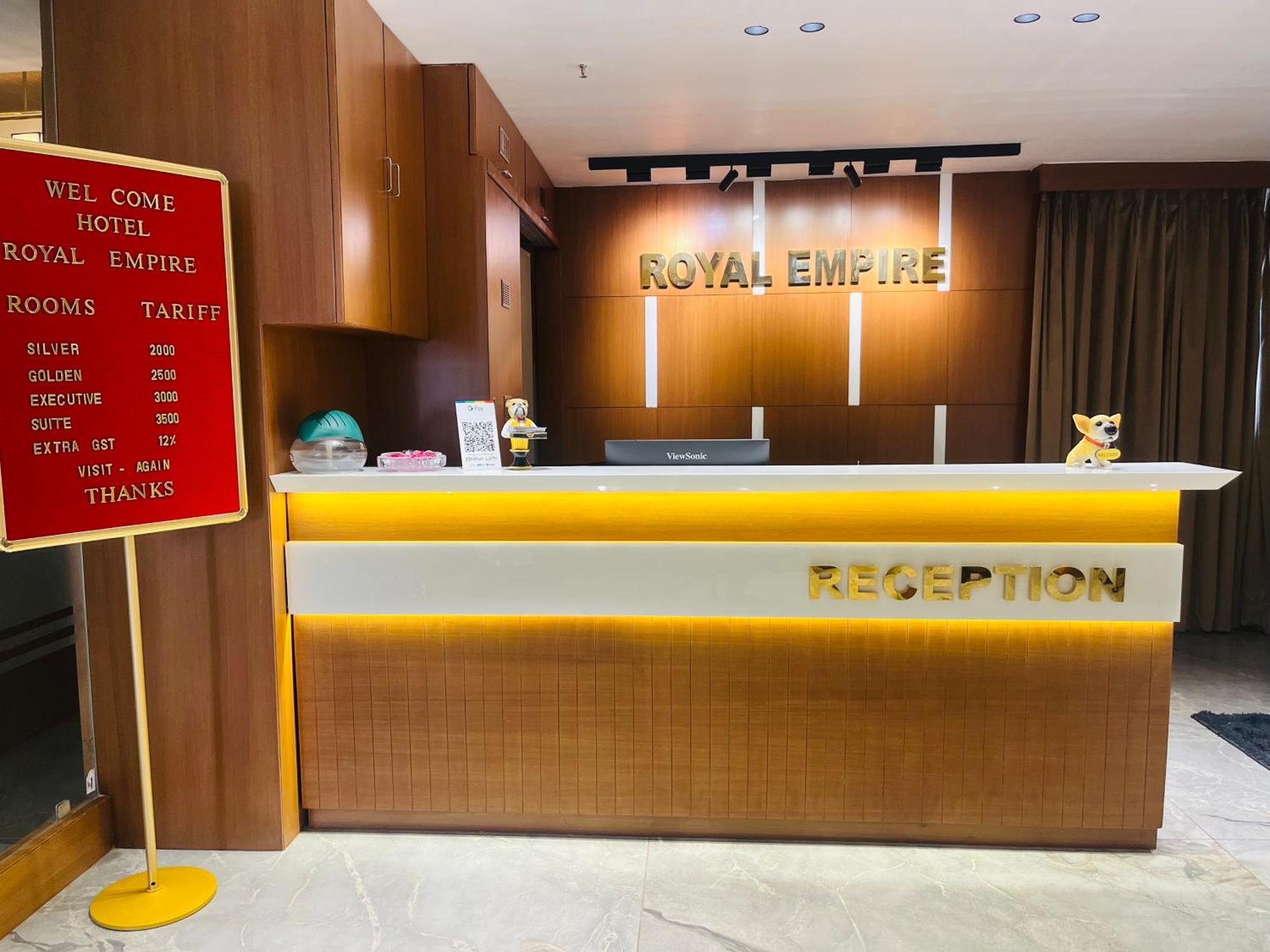 גנדהינאגר Hotel Royal Empire מראה חיצוני תמונה