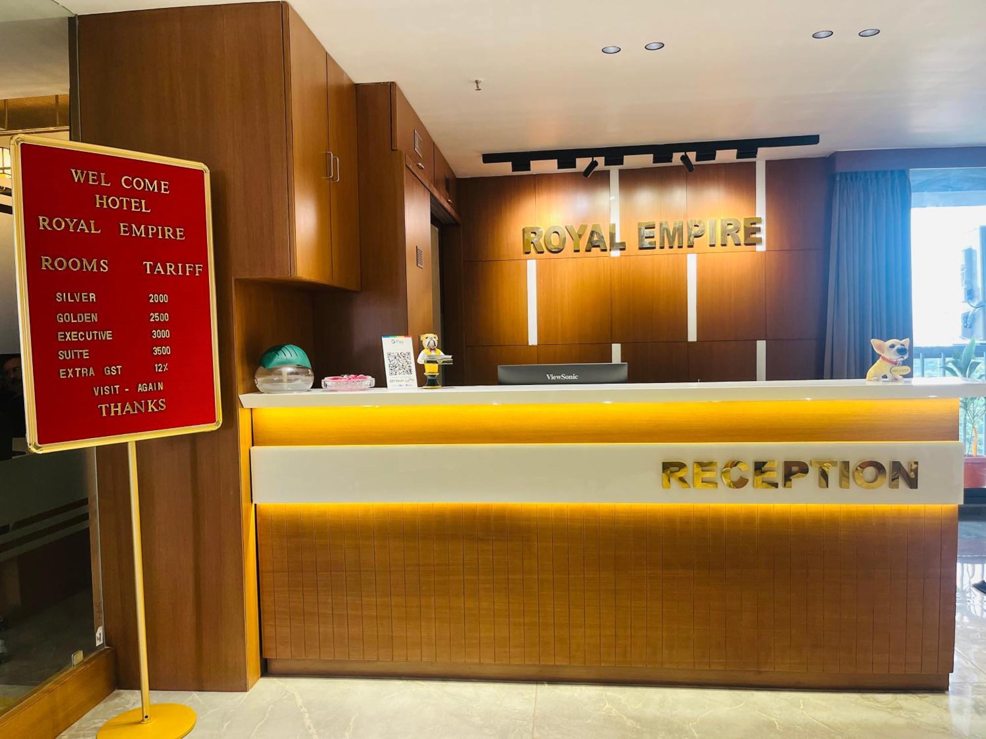 גנדהינאגר Hotel Royal Empire מראה חיצוני תמונה